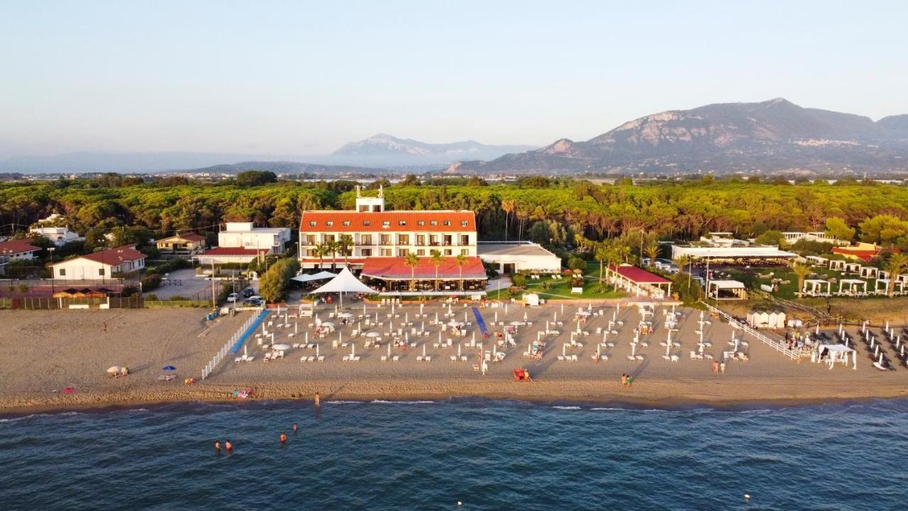 Hotel Schuhmann Paestum Exterior photo