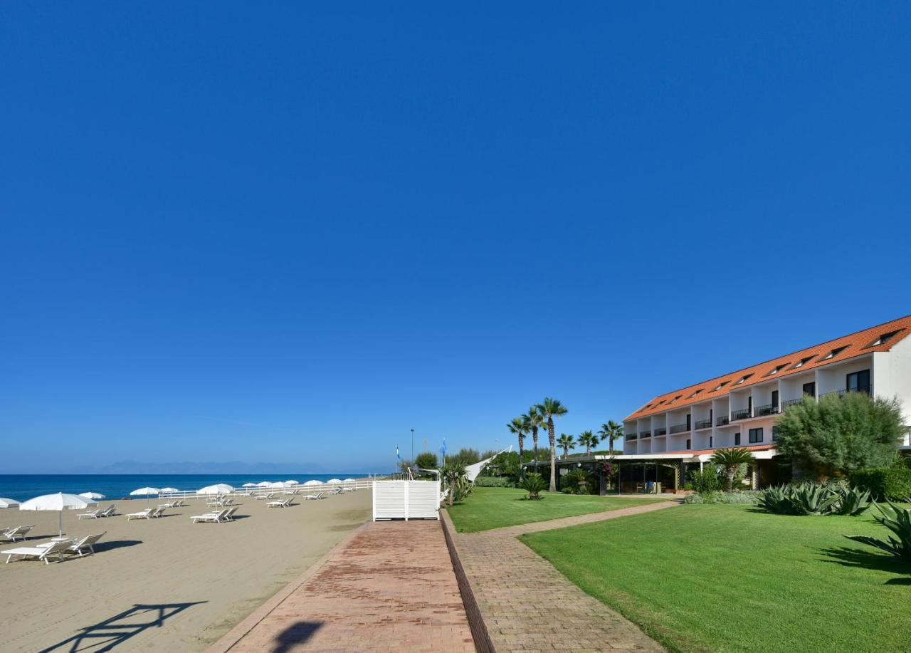 Hotel Schuhmann Paestum Exterior photo