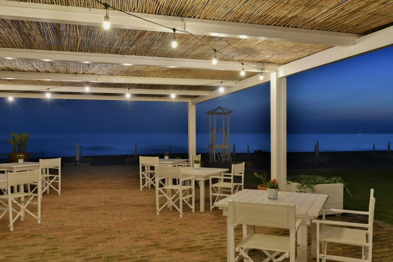 Hotel Schuhmann Paestum Exterior photo