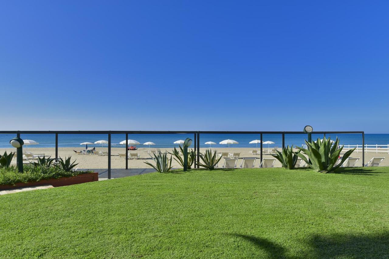 Hotel Schuhmann Paestum Exterior photo